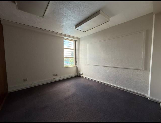 1,080M² OFFICE TO LET IN ALRODE